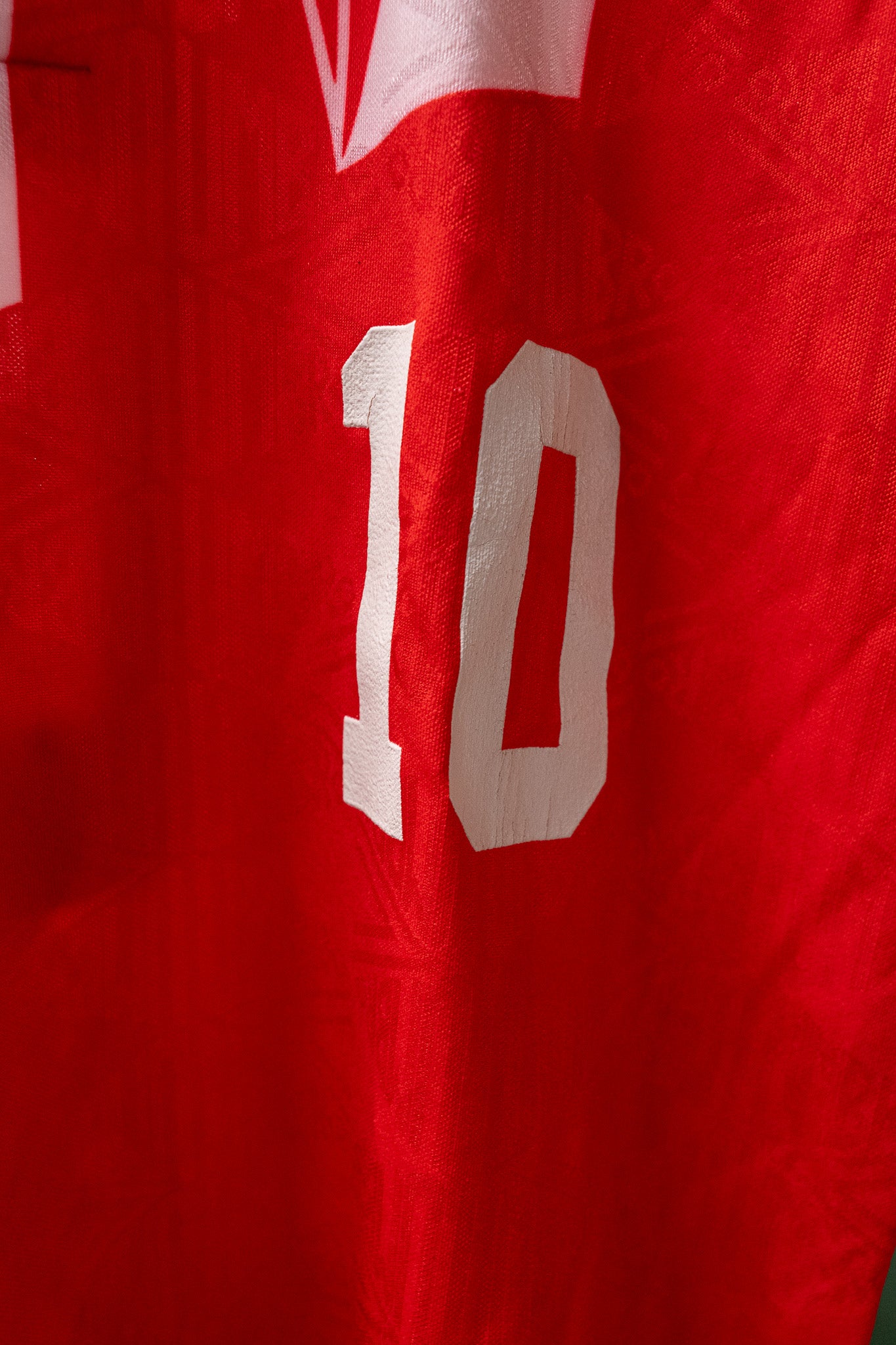Vintage - Umbro Red Geometric Futbol/SoccerJersey – #10 – Size M
