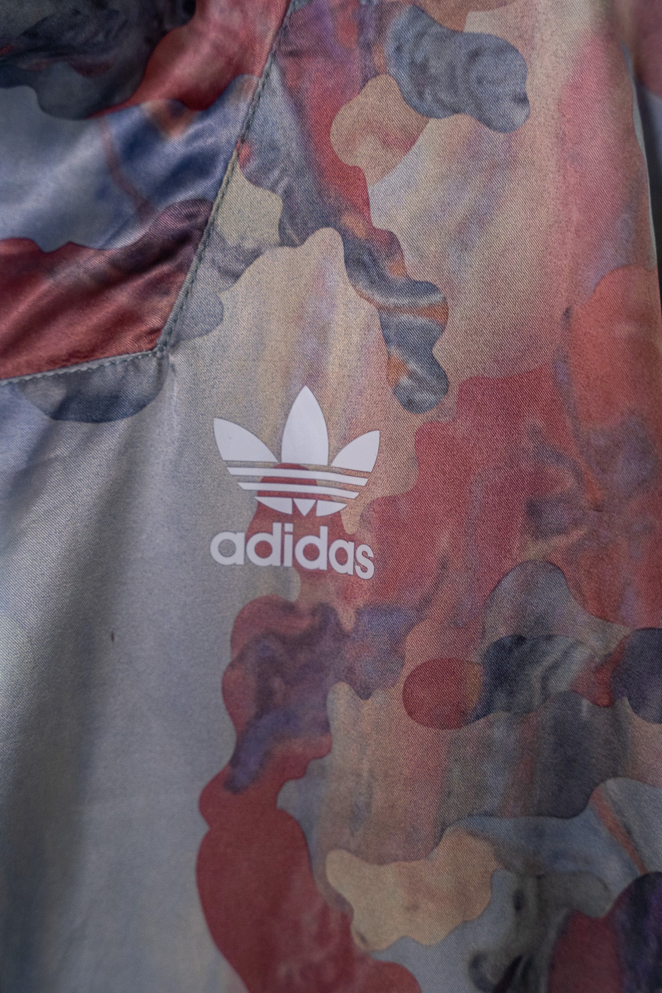 Adidas Originals - Windbreaker Pullover Jacket – Women's Pastel Camo AOP Hoodie - XS